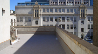 Commercial terrace protected by waterproof outdoor vinyl flooring.